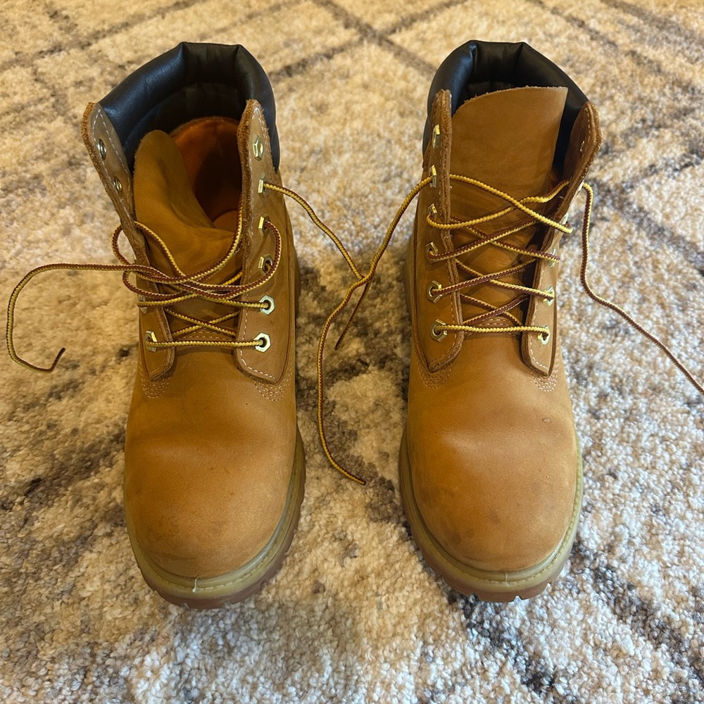 Timberland Tan Leather Ankle-High Boots with Lace-Up Design